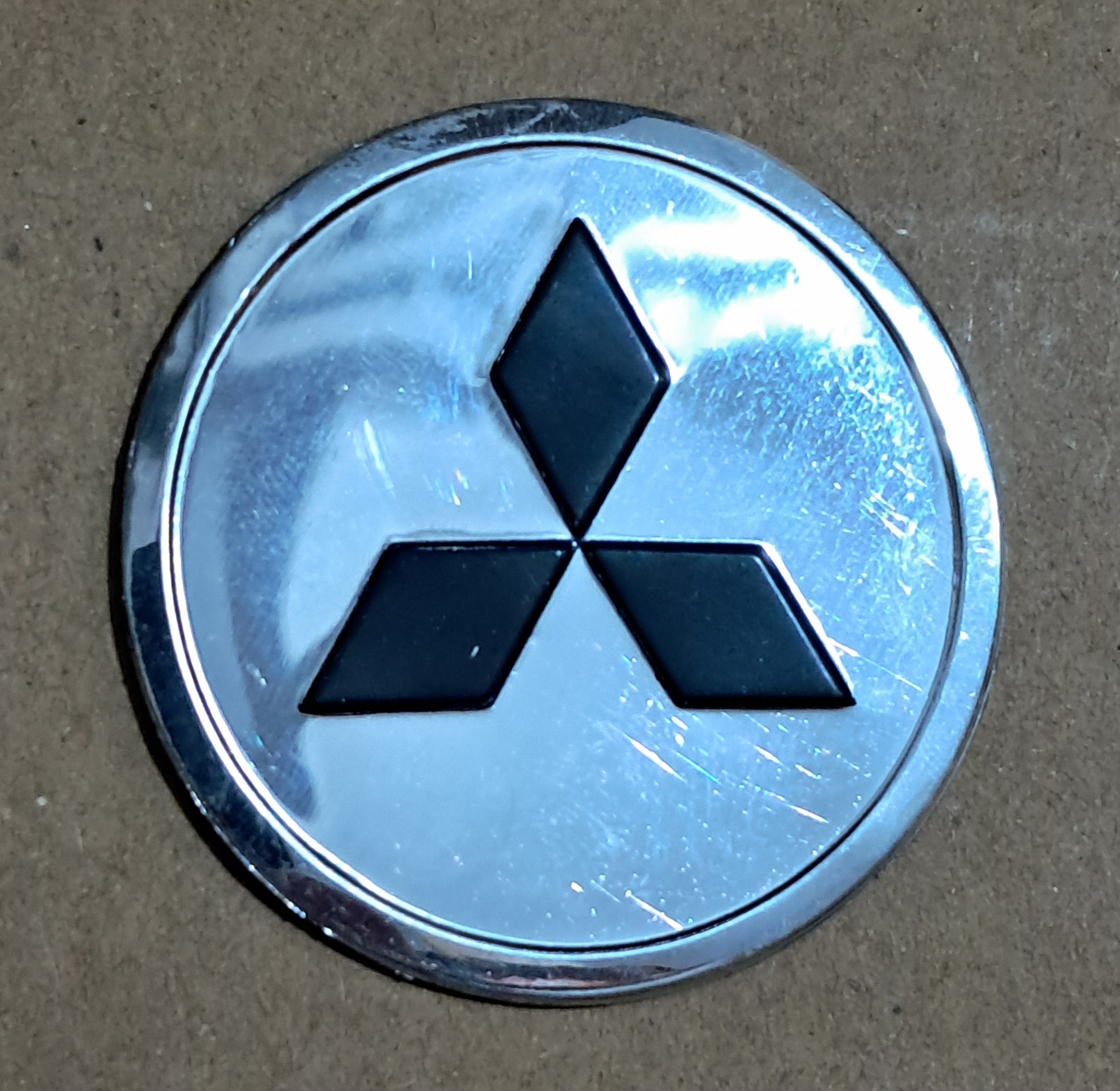 Емблеми   MITSUBISHI клей (великі)